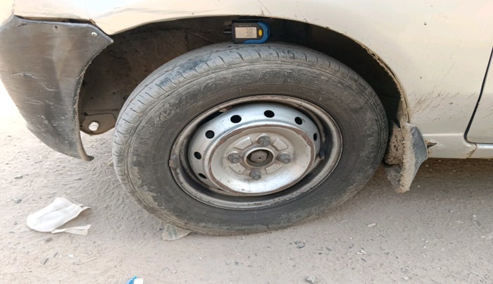 2011 Maruti Alto LXI, Petrol, Manual, 72,266 km, tyre