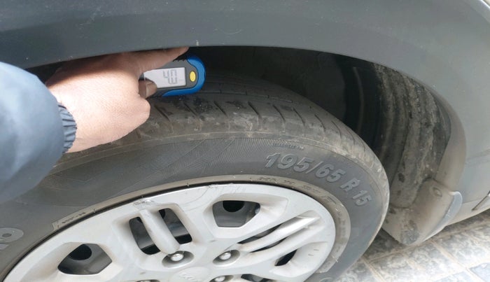 2022 KIA CARENS PRESTIGE 1.5 PETROL 7 STR, Petrol, Manual, 51,934 km, tyre