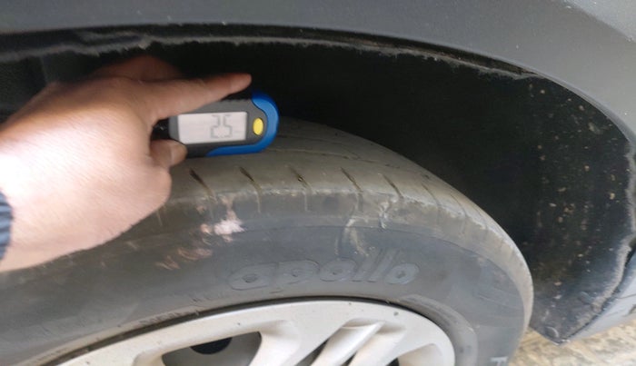 2022 KIA CARENS PRESTIGE 1.5 PETROL 7 STR, Petrol, Manual, 51,934 km, tyre