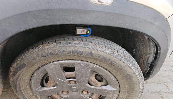 2017 Renault Kwid RXT 1.0 (O), Petrol, Manual, 82,913 km, tyre