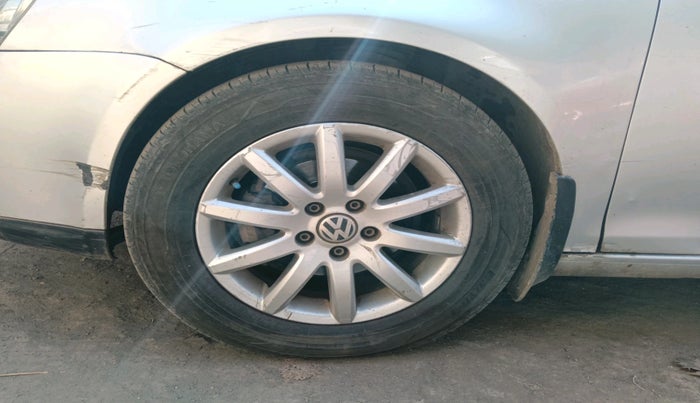 2010 Volkswagen Jetta COMFORTLINE 2.0L TDI, Diesel, Manual, 1,28,323 km, tyre