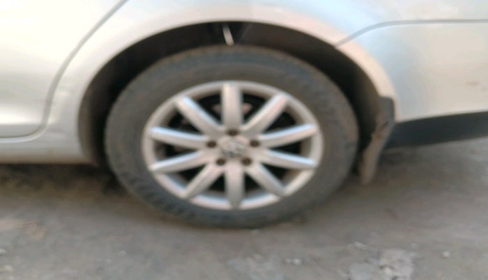 2010 Volkswagen Jetta COMFORTLINE 2.0L TDI, Diesel, Manual, 1,28,323 km, tyre