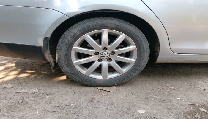 2010 Volkswagen Jetta COMFORTLINE 2.0L TDI, Diesel, Manual, 1,28,323 km, tyre