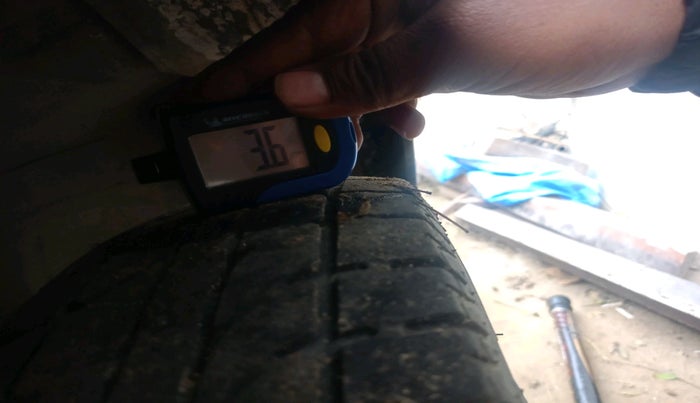 2011 Maruti Alto LXI, Petrol, Manual, tyre