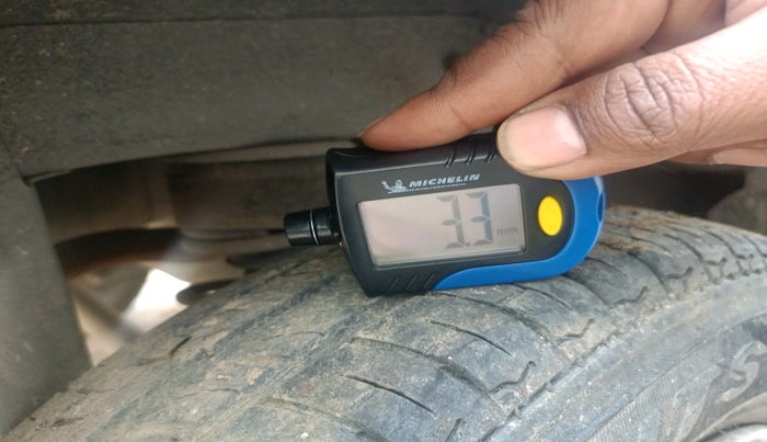 2011 Maruti Alto LXI, Petrol, Manual, tyre