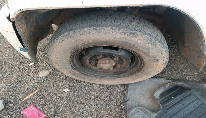 2014 Mahindra Bolero SLX BS-III, Diesel, Manual, 1,07,296 km, tyre