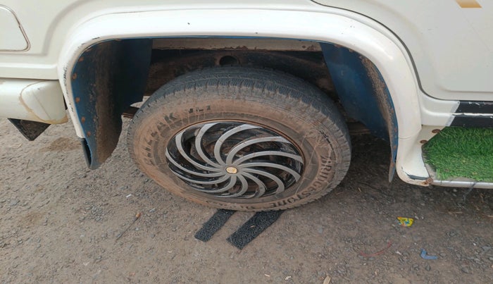 2014 Mahindra Bolero SLX BS-III, Diesel, Manual, 1,07,296 km, tyre