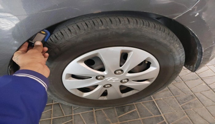 2011 Hyundai i10 MAGNA 1.2, Petrol, Manual, 64,710 km, tyre