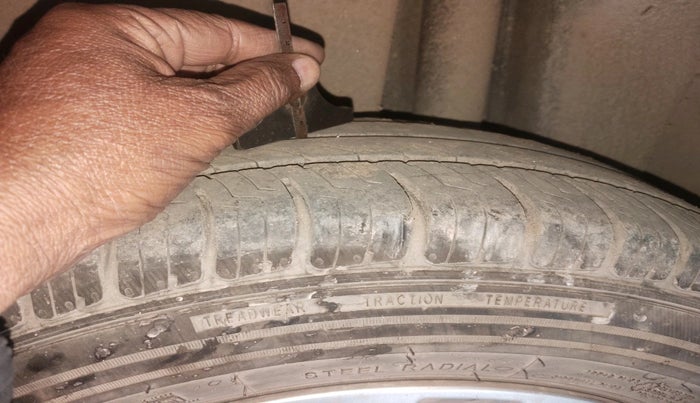 2018 Maruti Ciaz DELTA 1.5 SHVS MT PETROL, Petrol, Manual, 1,21,892 km, tyre