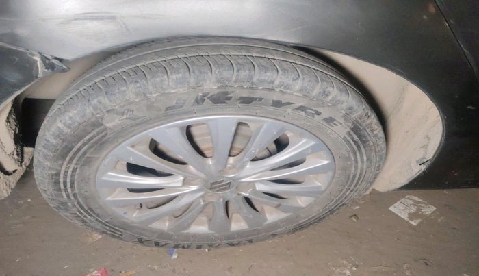 2018 Maruti Ciaz DELTA 1.5 SHVS MT PETROL, Petrol, Manual, 1,21,892 km, tyre