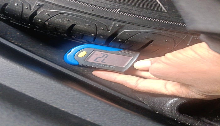 2017 Jeep Compass LIMITED 2.0 DIESEL, Diesel, Manual, 1,01,510 km, tyre