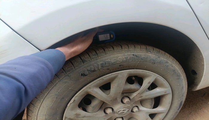 2017 Hyundai Grand i10 MAGNA 1.2 KAPPA VTVT, Petrol, Manual, 1,37,862 km, tyre