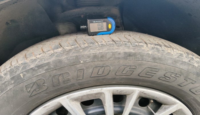 2012 Mahindra XUV500 W6, Diesel, Manual, 1,29,794 km, tyre