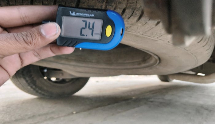 2012 Mahindra XUV500 W6, Diesel, Manual, 1,29,794 km, tyre