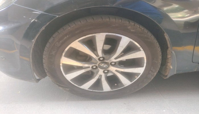 2014 Hyundai Verna FLUIDIC 1.6 CRDI SX, Diesel, Manual, 90,414 km, tyre