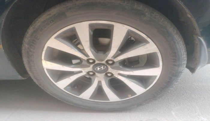 2014 Hyundai Verna FLUIDIC 1.6 CRDI SX, Diesel, Manual, 90,414 km, tyre