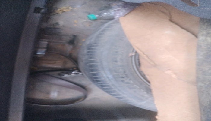 2014 Hyundai Verna FLUIDIC 1.6 CRDI SX, Diesel, Manual, 90,414 km, tyre