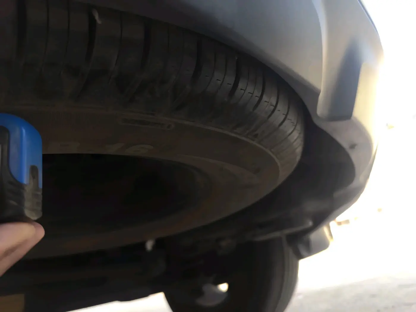 2022 Tata Harrier XZA PLUS 2.0L, Diesel, Automatic, 1,29,996 km, tyre