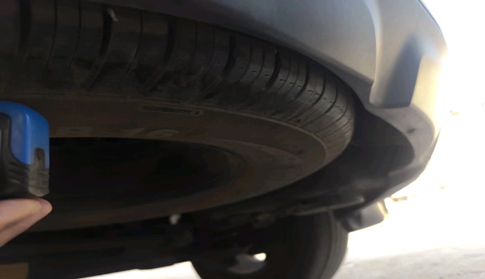 2022 Tata Harrier XZA PLUS 2.0L, Diesel, Automatic, 1,29,996 km, tyre