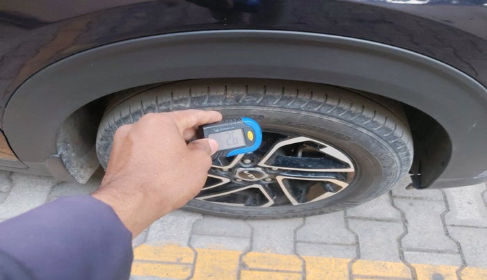 2023 KIA CARENS PRESTIGE PLUS 1.5 IMT DIESEL 7 STR, Diesel, Manual, 52,586 km, tyre