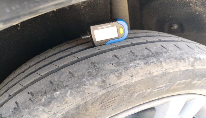 2016 Maruti Vitara Brezza ZDI PLUS, Diesel, Manual, 77,048 km, tyre