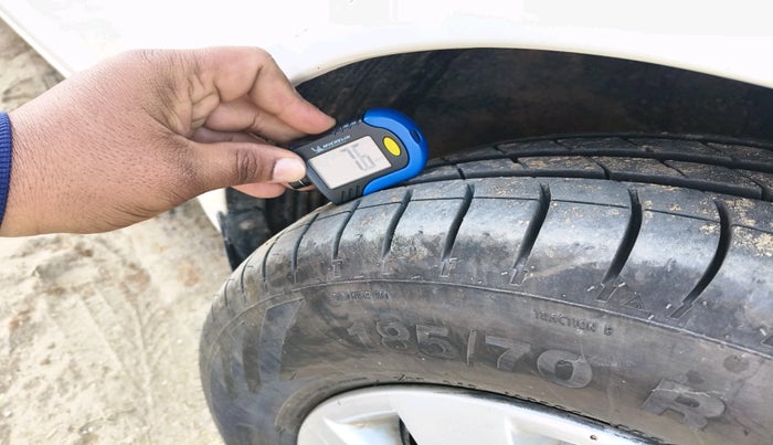 2013 Hyundai i20 MAGNA (O) 1.2, Petrol, Manual, 29,145 km, tyre