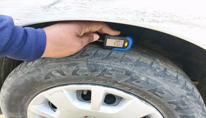 2013 Hyundai i20 MAGNA (O) 1.2, Petrol, Manual, 29,145 km, tyre