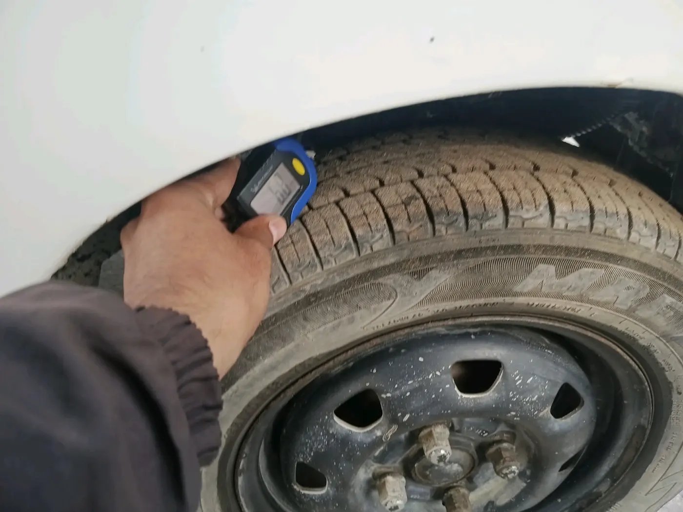 2011 Hyundai Santro Xing GL, CNG, Manual, 1,05,000 km, tyre