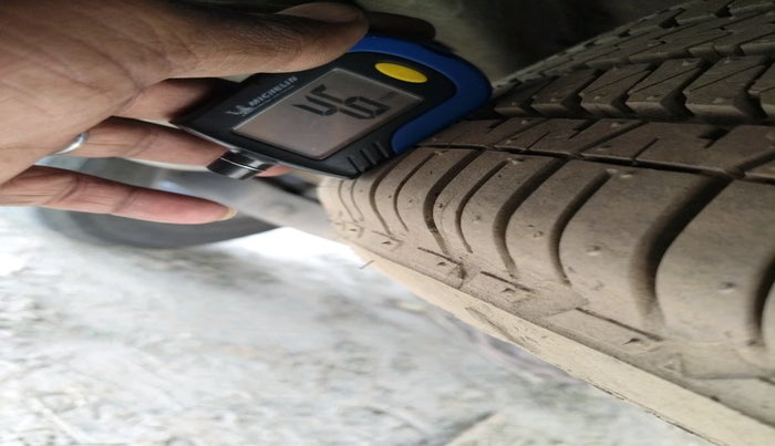 2016 Mahindra XUV500 W10 1.99, Diesel, Manual, 92,527 km, tyre