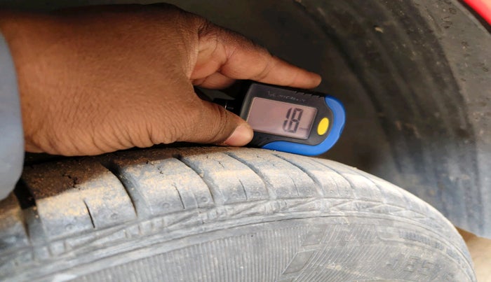 2021 Volkswagen Polo COMFORTLINE 1.0L MPI, Petrol, Manual, 29,248 km, tyre