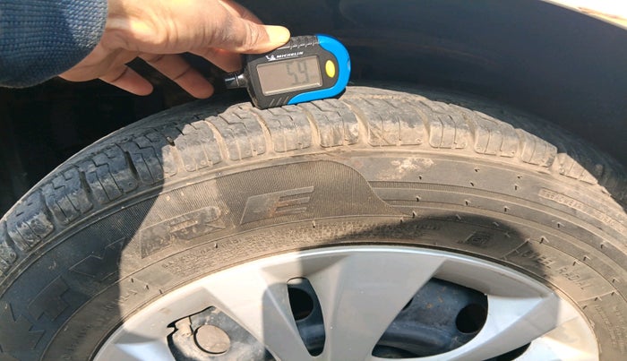 2011 Maruti Swift VDI, Diesel, Manual, 99,061 km, tyre