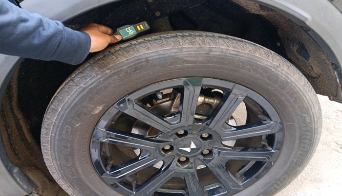 2024 Mahindra XUV700 AX 7 LUXURY P AT 7 STR, Petrol, Automatic, 23,440 km, tyre