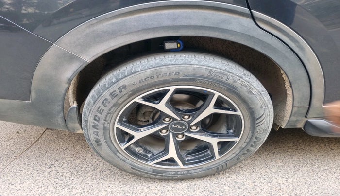 2023 KIA CARENS PRESTIGE 1.5 PETROL 7 STR, Petrol, Manual, 38,349 km, tyre