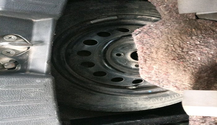 2012 Maruti Wagon R 1.0 VXI, Petrol, Manual, 40,155 km, tyre