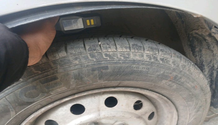 2011 Maruti Swift LXI, Petrol, Manual, 1,91,795 km, tyre