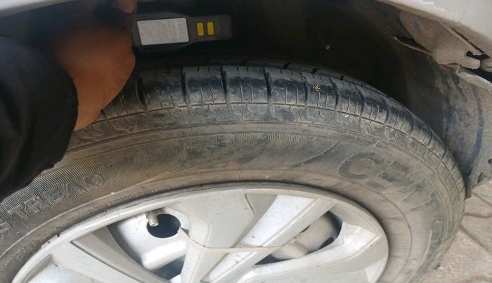 2011 Maruti Swift LXI, Petrol, Manual, 1,91,795 km, tyre