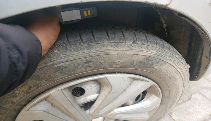 2011 Maruti Swift LXI, Petrol, Manual, 1,91,795 km, tyre