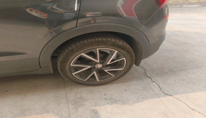 2025 Skoda KUSHAQ MONTE CARLO 1.0L TSI AT, Petrol, Automatic, 4,099 km, tyre