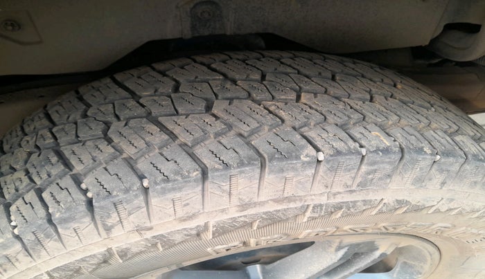 2024 Mahindra Thar LX D HT 2WD MT, Diesel, Manual, 33,155 km, tyre