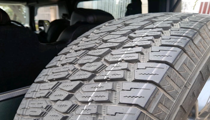 2024 Mahindra Thar LX D HT 2WD MT, Diesel, Manual, 33,155 km, tyre