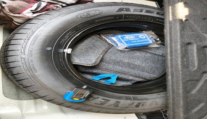 2020 KIA SELTOS HTX 1.5 PETROL, Petrol, Manual, 32,997 km, tyre