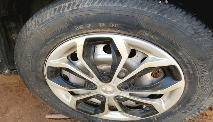 2015 Maruti Swift LXI, Petrol, Manual, 1,09,761 km, tyre