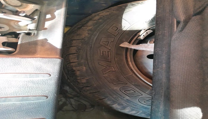 2017 Maruti Alto 800 LXI, Petrol, Manual, 1,20,093 km, tyre