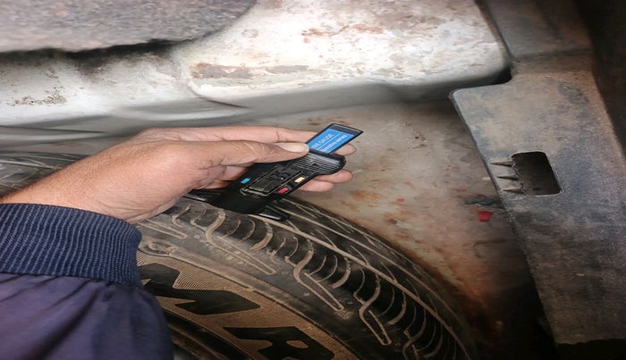 2011 Maruti Swift Dzire VXI, Petrol, Manual, 1,20,914 km, tyre