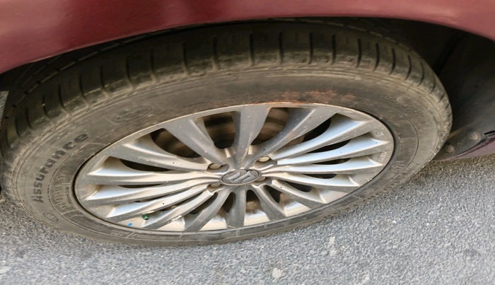 2017 Maruti Ciaz ALPHA  AT 1.4  PETROL, Petrol, Automatic, 1,27,044 km, tyre