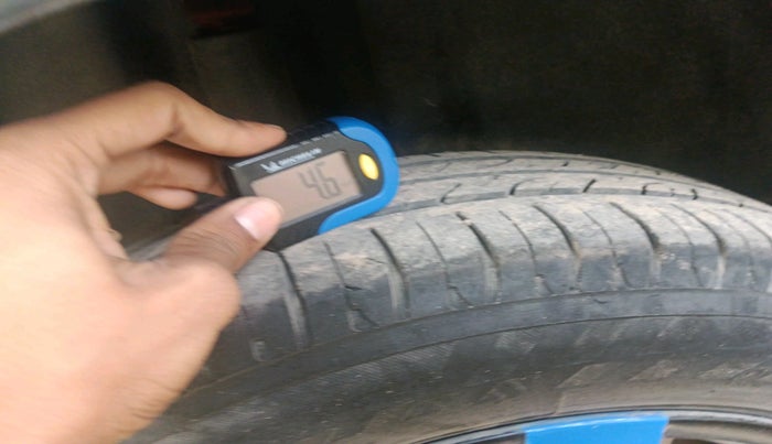 2015 Volkswagen Polo HIGHLINE1.2L, Petrol, Manual, 57,308 km, tyre