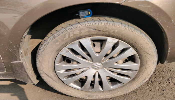 2015 Maruti Ertiga VXI, Petrol, Manual, 82,035 km, tyre