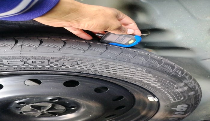 2023 Maruti Grand Vitara SIGMA SMART HYBRID, Petrol, Manual, 35,181 km, tyre