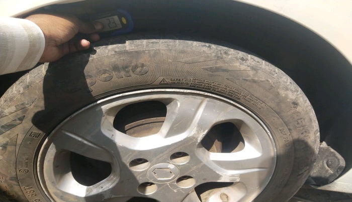 2015 Renault Lodgy 110 PS RXZ 7 STR, Diesel, Manual, 1,35,979 km, tyre