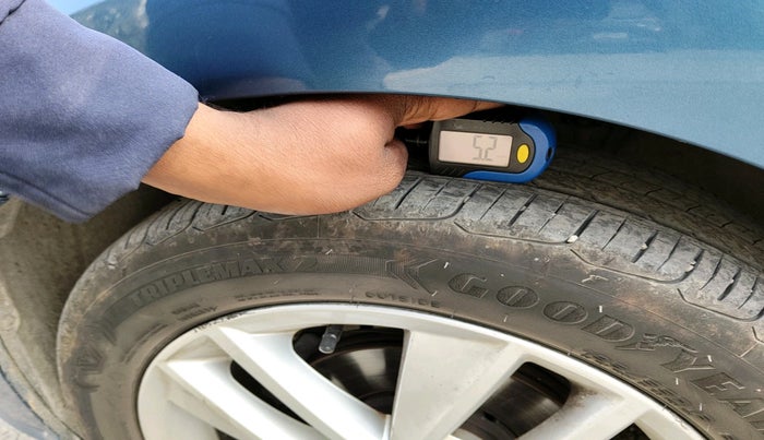 2017 Skoda Rapid AMBITION 1.6 MPI MT, Petrol, Manual, 43,732 km, tyre